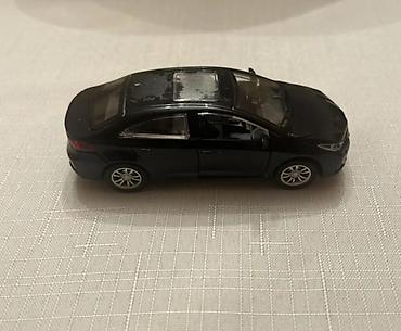 hello kitty oyuncaq: Qara rəngli metal oyuncaq sedan model avtomobil - Miqyas: təxmini — 7
