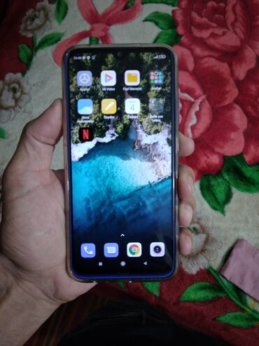 Çaydanlar: Xiaomi Redmi smartfon - Model: Redmi (arka paneldə “Redmi” loqosu