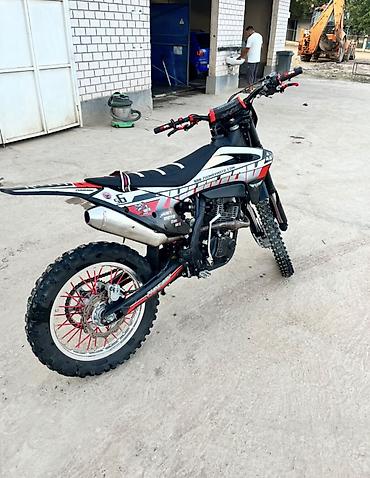 другая мото: Эндуро/кроссовый мотоцикл 250 см³ класса. Особенности и оснащение: - — 4