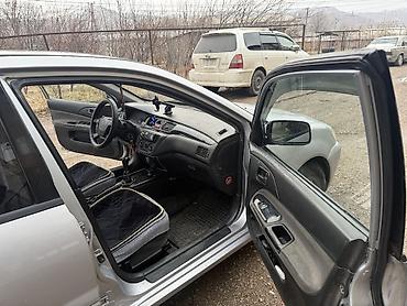 Mitsubishi: Mitsubishi Lancer: 2003 г., Механика, Бензин, Седан — 6
