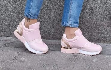 Women's Sneakers and athletic shoes: 41 — 1