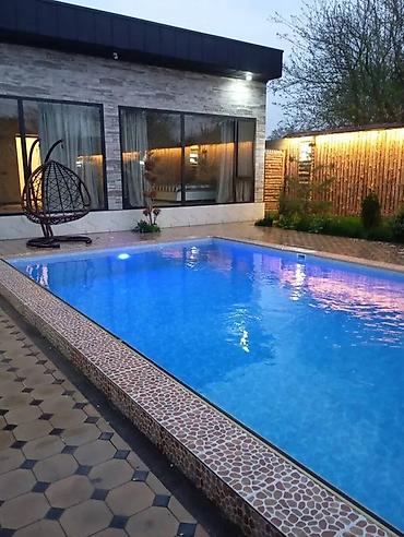 Посуточная аренда домов: Уютный гостевой дом с бассейном и баней - Частный двор с просторным — 1