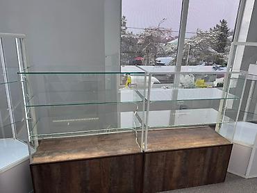 Витрины: Стеклянные торговые витрины для магазина аксессуаров/одежды - — 2