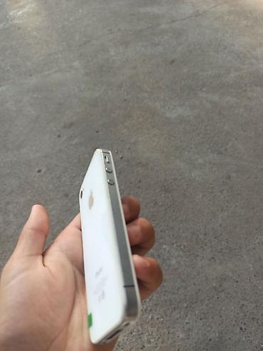 iphone 3: IPhone 4S, Б/у, 16 ГБ, Белый, Кабель — 5