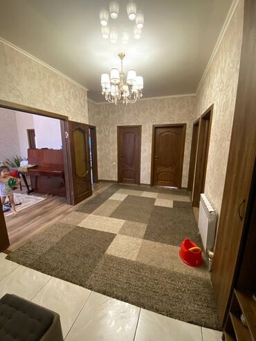Продажа квартир: 5 и более комнат, 130 м², Элитка, 3 этаж, Дизайнерский ремонт