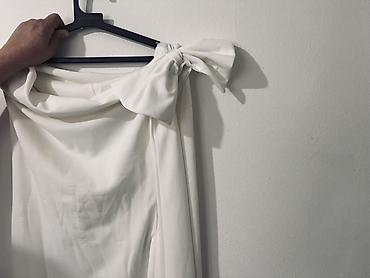 Haljine: Duga svečana haljina – 2 modela 1) Bordo haljina: - Gornji deo — 8