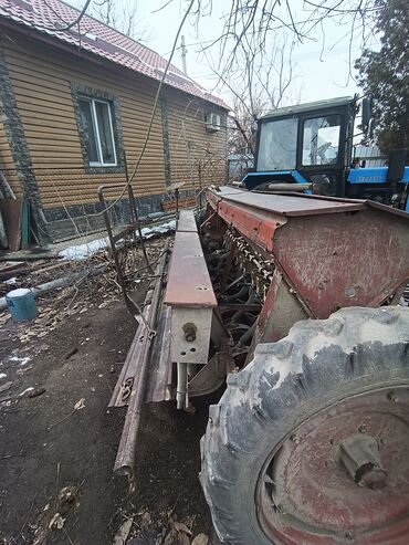 Тракторы МТЗ (Беларус): Трактор Беларус МТЗ-82.1 с кабиной. Характеристики и особенности: - — 12