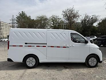 Легкий грузовой транспорт: Электрический фургон Wuling (Yangguang EV) Запас хода 300 км с грузом — 2