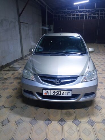 Автовышки, краны: Honda : 2008 г., 1.5 л, Механика, Газ, Седан