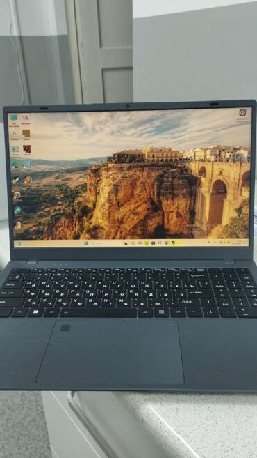 Ноутбуки: Ноутбук, 16 ГБ ОЗУ, Intel Celeron, 15.6 ", Б/у, память SSD