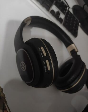 akg qulaqciq: Bluetooth qulağcığ. adı: SR811 model: qulağ üstü rəng: qara