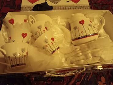 Qab-qacaq dəstləri və servizlər: Çay dəsti, rəng - Ağ