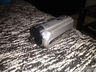 Video kamere: 1. Kamkorder Sony Handycam Dcr-Sx21 siva 2. Sony DCR-HC51E Camcorder — 9