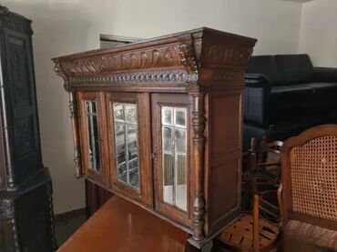 Stilske vitrine: Odlicna viseca viteina Visina 86 cm Sirina 128 cm Dubina 40 cm na lalafo.rs — 7 Stilske vitrine: Odlicna viseca viteina Visina 86 cm Sirina 128 cm Dubina 40 cm — 7