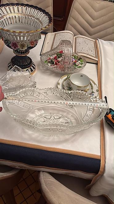 Qab-qacaq və mətbəx ləvazimatları: Porcelan və kristal dekor/servis dəstləri - Porcelan vazalar: biri — 4