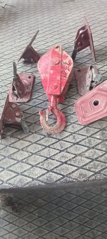 Digər texniki əl alətləri: Telfer və apalovka tutacağları - Şamaxinkada sürücüyə 40 manat verib — 2