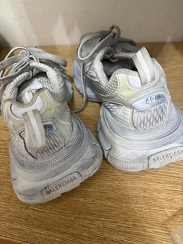 Balenciaga Track tipli idman ayaqqabıları - Rəng: açıq boz/ağ lalafo.az -da — 2 Balenciaga Track tipli idman ayaqqabıları - Rəng: açıq boz/ağ — 2