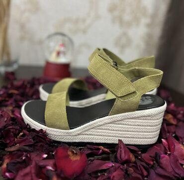 обувь zara: Sorel бренд сша Верх из натуральной кожи: замшевые женские сандалии С