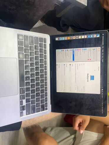 макбук 13: Ноутбук, Apple