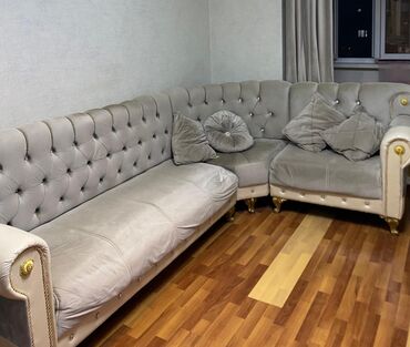 Masa və oturacaq dəstləri: Künc Divan 250₼ yaxşı vəziyyətdə. Ölçüsü 2,50x1,50 .açılmır baza