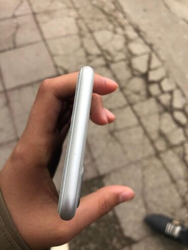 Apple iPhone: IPhone 8 Plus, 64 GB, Gümüşü, Barmaq izi — 11