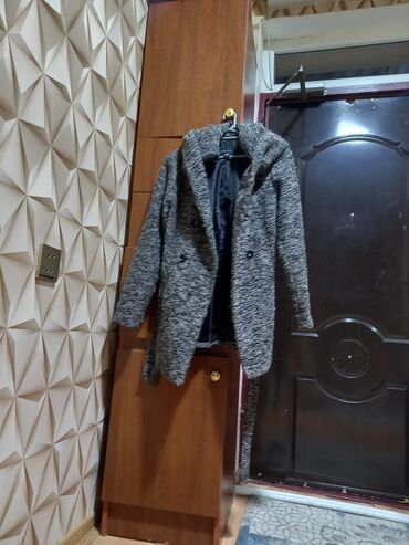 пальто женское: Пальто Aurora Firenze, M (EU 38), цвет - Серый
