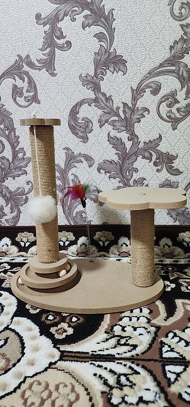 зимний кит: Домик для кошки с когтеточкой, 3 этажа - Размеры: высота 90 см — 3