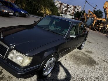 ешка 281: Mercedes-Benz 220: 1993 г., 2.2 л, Механика, Бензин, Седан