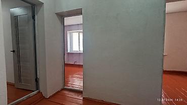 кызыл кия кыз: Токтогулдан 2комнат квартира сатылат. Душ, туалет ичинде.(+балкон 1 — 4