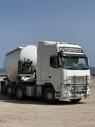Тягачи: Тягач, Volvo, Цистерна — 1