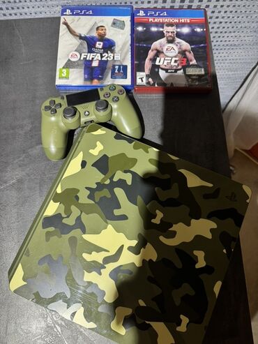 продать плейстейшен 4: Игровой комплект PlayStation 4 без дисков и подставки- 22000