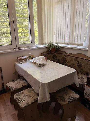 скамейка для кухни: Кухонный уголок с обеденным столом и табуретами - Комплектация — 1