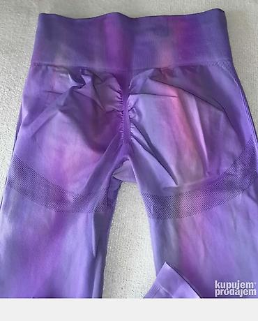 odece: Ženske sportske helanke – tie-dye ljubičaste - Model: bešavne — 3