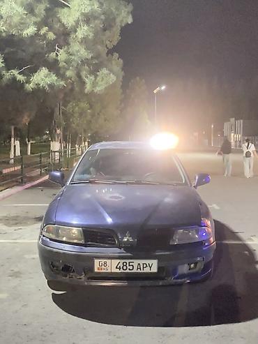 максус авто: Mitsubishi Carisma: 2002 г., 1.6 л, Кол менен иштөөчү, Бензин, Седан — 1