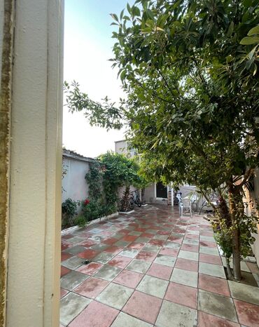 Həyət evləri və villaların satışı: Binəqədi qəs. 3 otaqlı, 160 kv. m, Kredit yoxdur, Yeni təmirli — 24