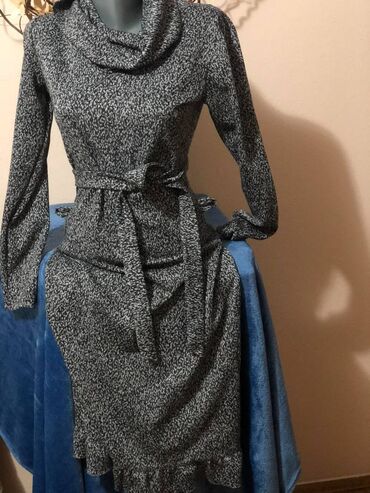 zimska pre i mocna haljina sa rajfeslusom br: M (EU 38), bоја - Siva, Drugi stil, Dugih rukava