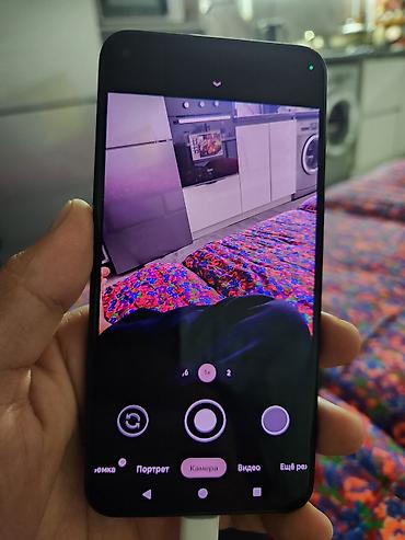 камера вид: Google Pixel 5, Б/у, 128 ГБ, цвет - Черный — 3