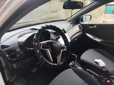 блок на матиз: Hyundai Accent: 2014 г., 1.4 л, Автомат, Бензин, Седан