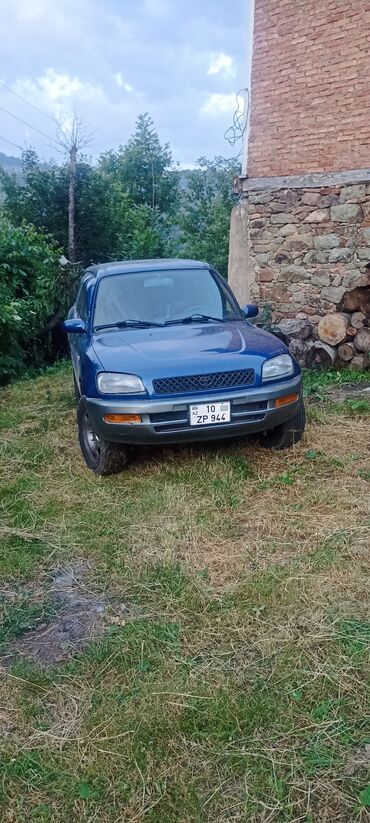 Информатика: Toyota RAV4: 2 л | 1995 г. Внедорожник