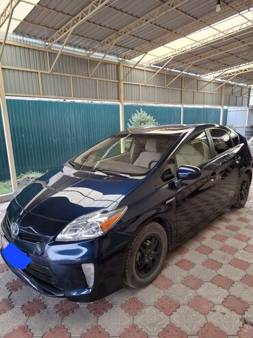 Toyota: Toyota Prius: 2015 г., 1.8 л, Вариатор, Гибрид, Универсал