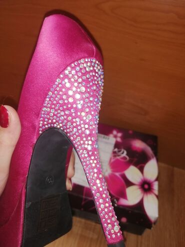 Salonke: Salonke, 39 — 8