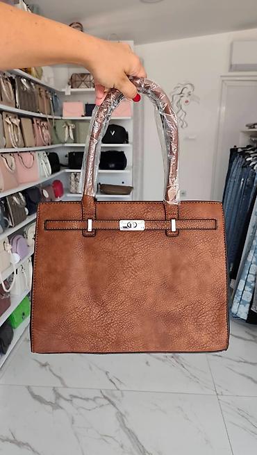 torbe sa stampom: Elegantna ženska torba – klasičan tote model - Materijal: veštačka — 1