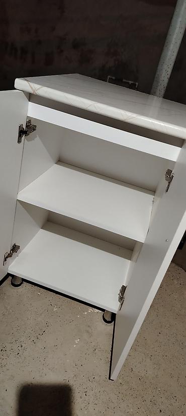 akvarium zavod istehsalı: Mətbəx dolabı – mərmər naxışlı üstlü - Material: ağ laminat korpus — 2