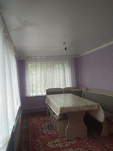 osh hostel: Сдаются 2 дома, можно посуточная, можно на долгий срок. Описание: - — 8