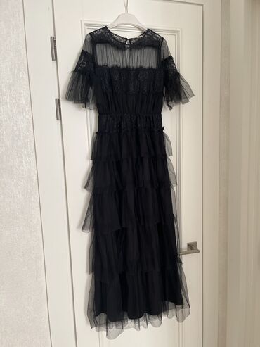 платья черное: Вечернее платье, Средняя модель, Без рукавов, M (EU 38), L (EU 40)