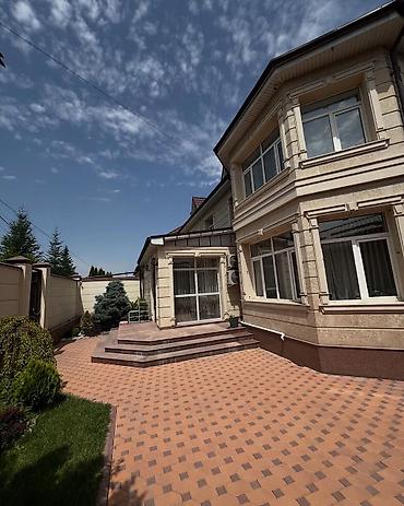 Продажа коттеджей и домов: 🏡 Продается дуплекс в элитном городке «Ала Арча 3» 📍 Адрес: Байтик — 18