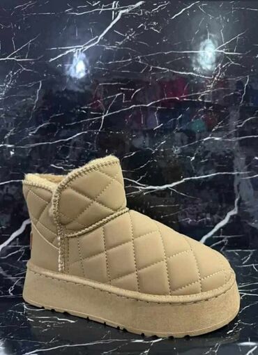 Čizme: NABAVKA
36-41
3900 din 💥 — 5