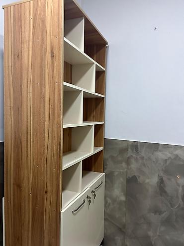kitab dolabı: İki rəngli kitablıq/raf sistemi - Material: laminat-MDF (ağ/krem — 2