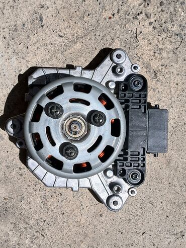 Радиаторы: Toyota Camry 70SE Американец 1.Кронштейны радиатора Стойки радиатора — 9