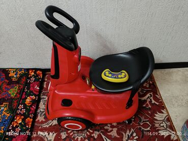 детские электромобили бу: Детская каталка-мотоцикл - Тип: ride-on каталка с сиденьем - Цвет